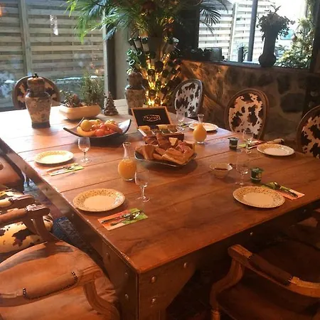 D'hote La Tour Du Merle Bed & Breakfast