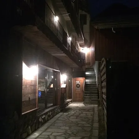 D'hote La Tour Du Merle Bed & Breakfast