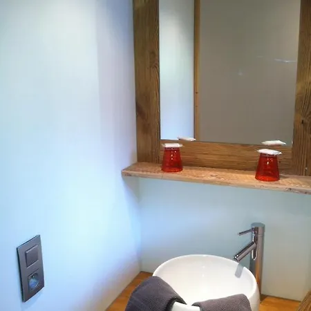 D'hote La Tour Du Merle Bed & Breakfast *